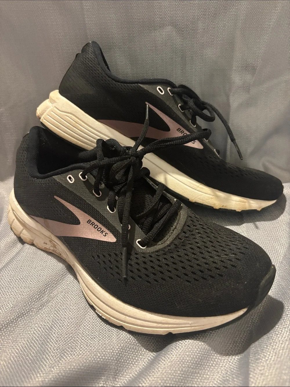 Women’s Brooks Signal 3